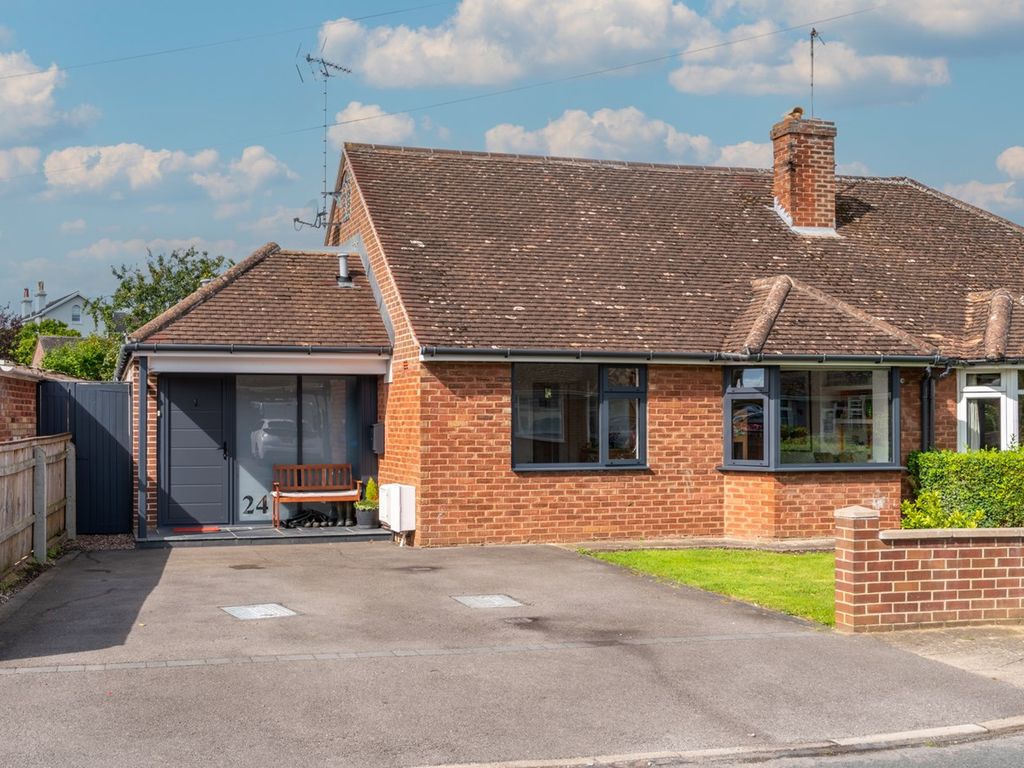 4 bed semidetached house for sale in Pickering Road, Leckhampton