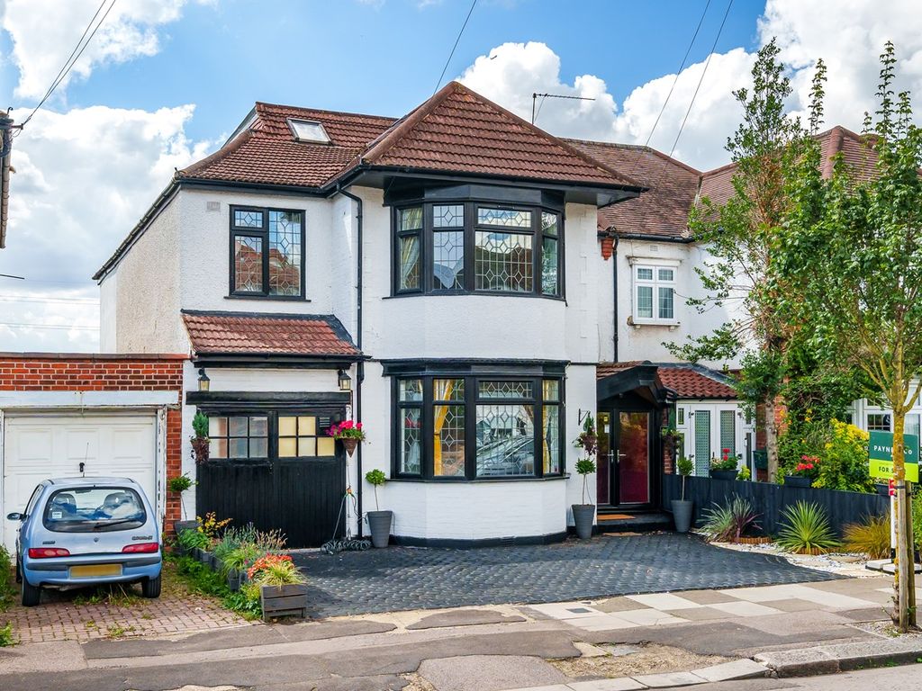 6 bed semidetached house for sale in Canterbury Avenue, Ilford IG1, £