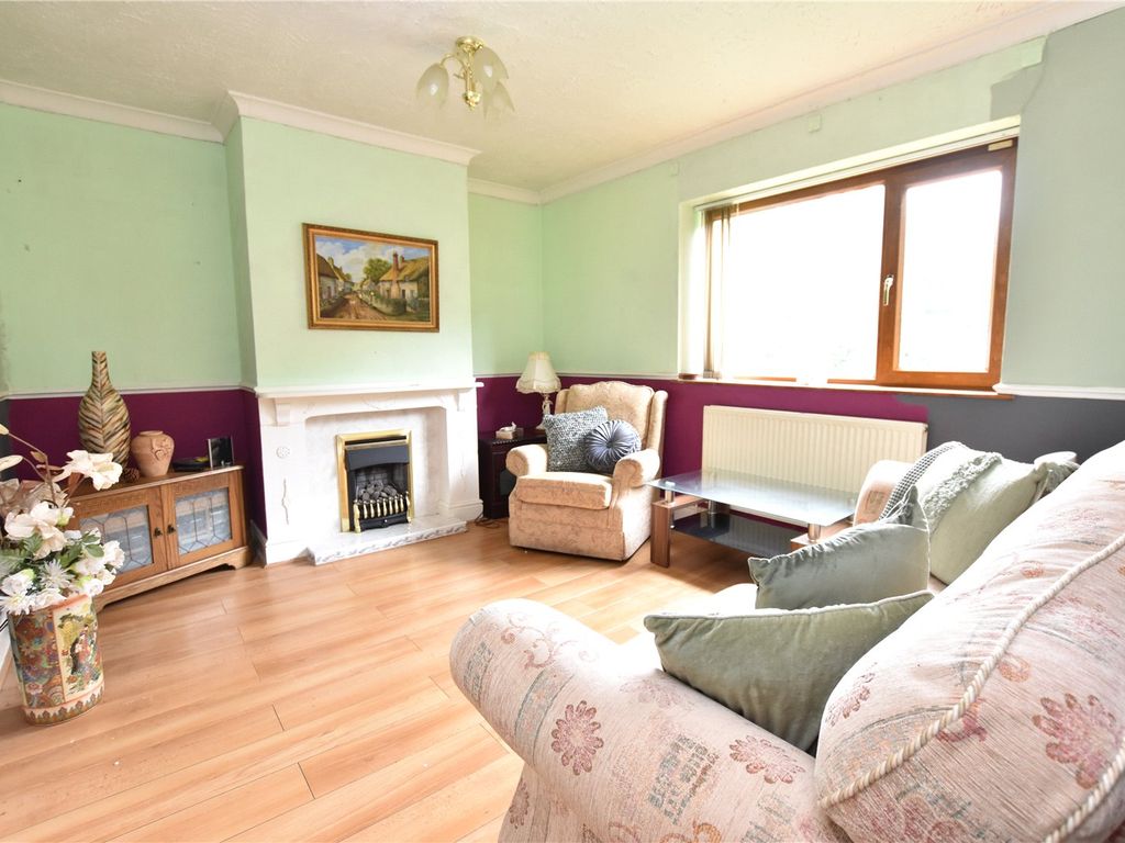 3 bed semidetached house for sale in Barrowby Lane, Leeds, West