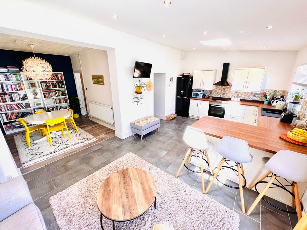 3 bed semidetached house for sale in Waun Road, Llanelli SA15 Zoopla