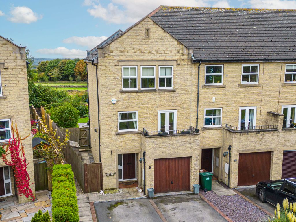 4 bed town house for sale in Hilton Grange, Bramhope, Leeds LS16 Zoopla