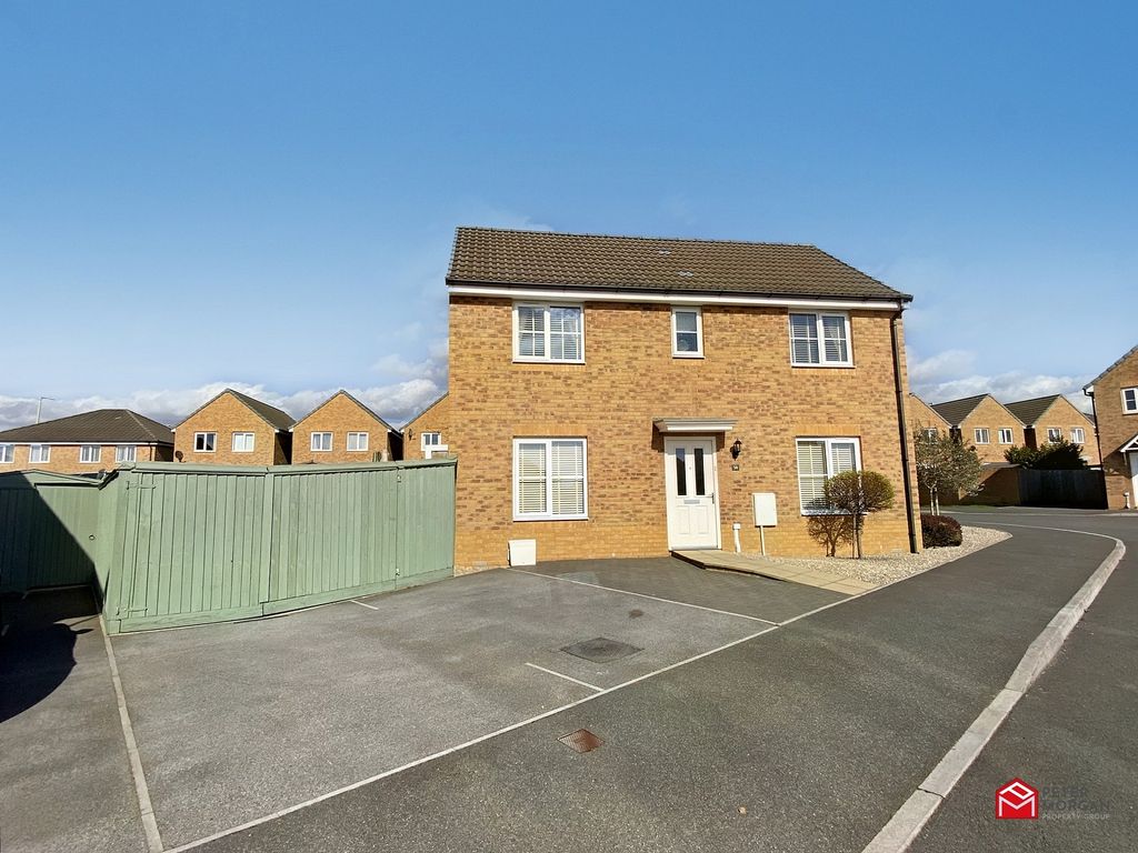 3 bed detached house for sale in Llys Tre Dwr, Waterton, Bridgend, Bridgend County. CF31 Zoopla