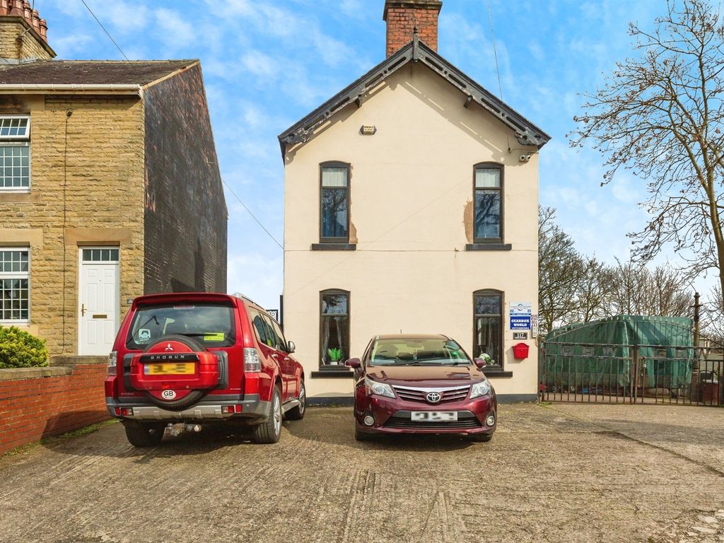 3 bed link detached house for sale in High Street, Dodworth, Barnsley