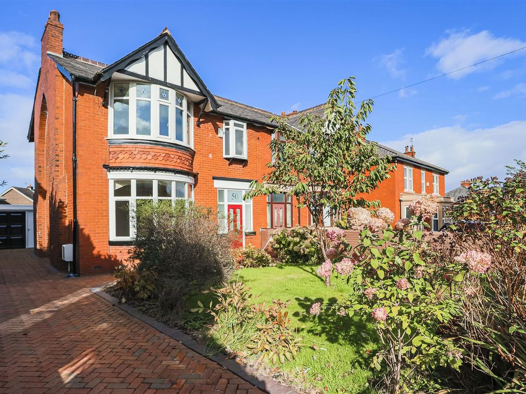 3 bed property for sale in Bury Old Road, Heywood OL10 Zoopla