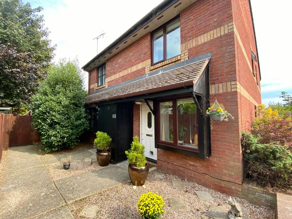 1 bed terraced house for sale in Tucker Road, Ottershaw, Chertsey KT16