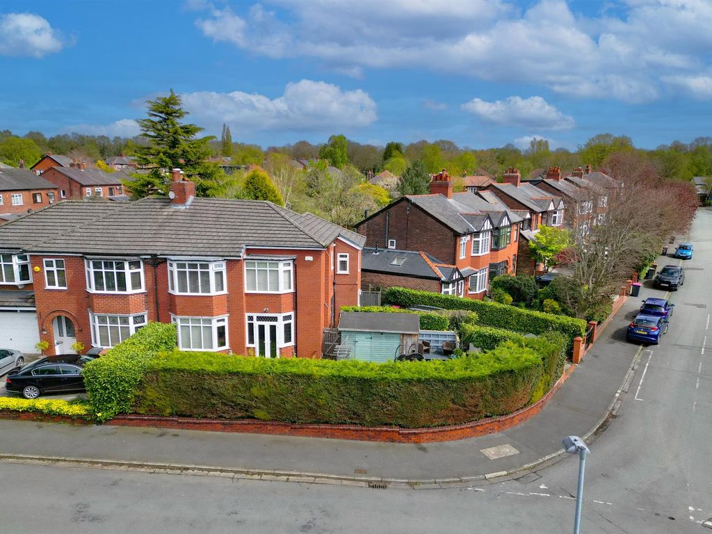 4 bed semidetached house for sale in Parr Fold Avenue, Worsley
