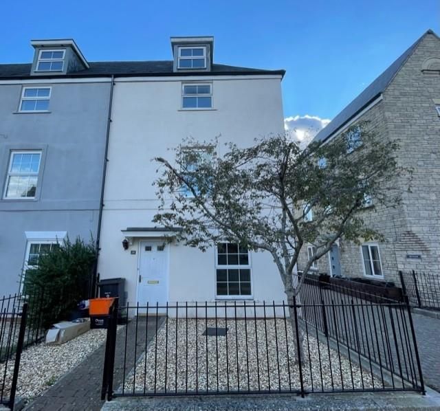 3 bed property to rent in Redhouse Way, Swindon SN25, £1,325 pcm Zoopla