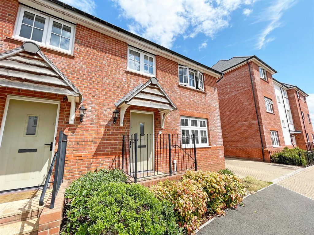 4 bed semidetached house for sale in Hawkins Road, Pinhoe, Exeter EX1