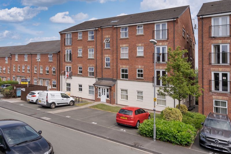 2 bed flat to rent in Lilac Gardens, Great Lever, Bolton, Lancashire