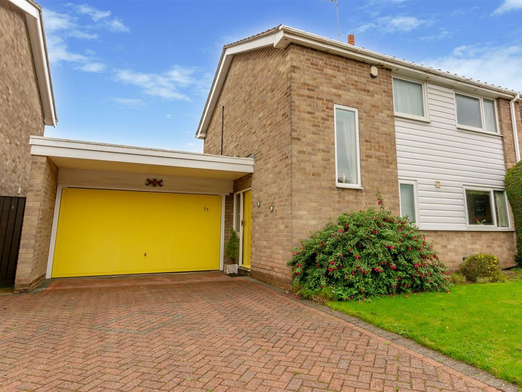 3 bed linkdetached house for sale in Ullswater Crescent, Bramcote