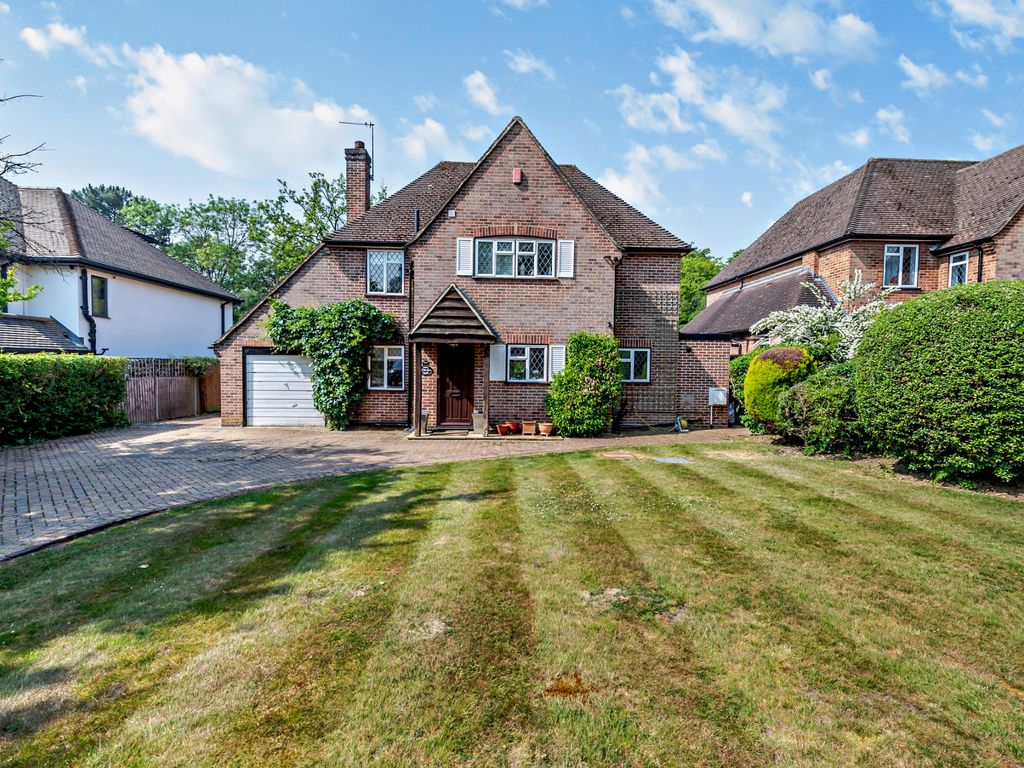 3 bed detached house for sale in Copse Wood Way, Northwood HA6, £