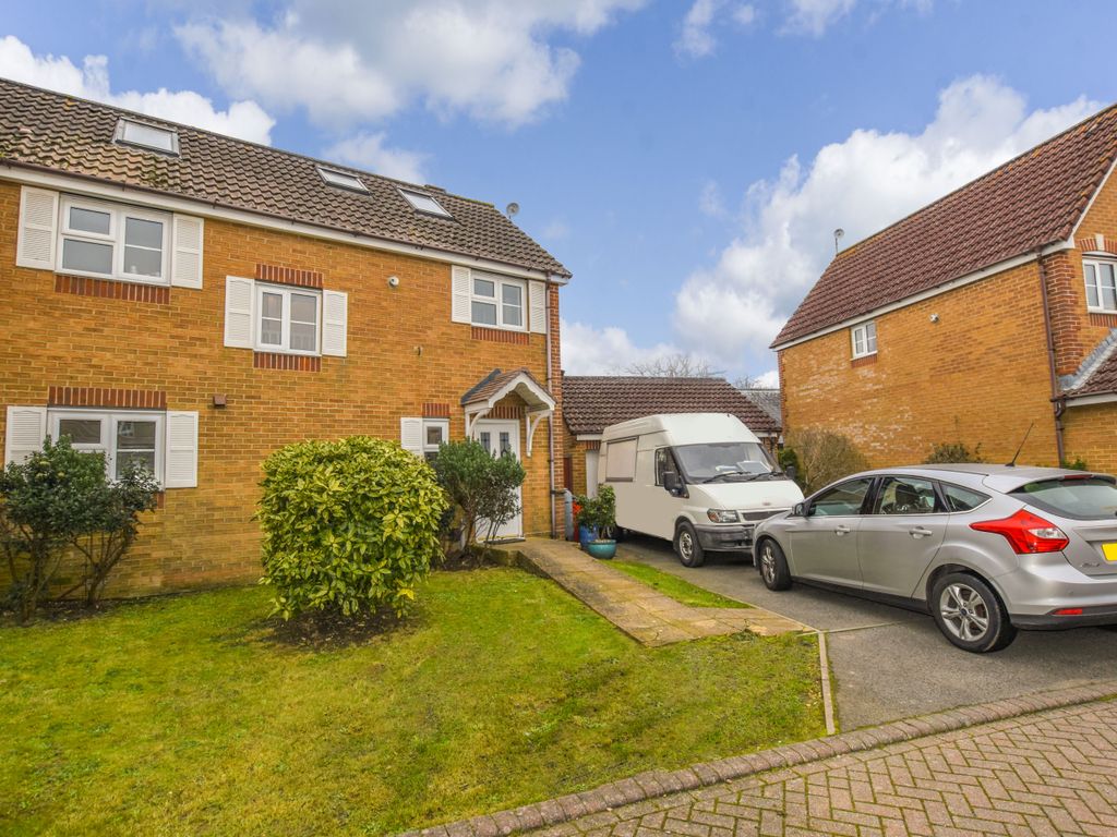 5 bed semidetached house for sale in Harbour Way, Cowes PO31 Zoopla