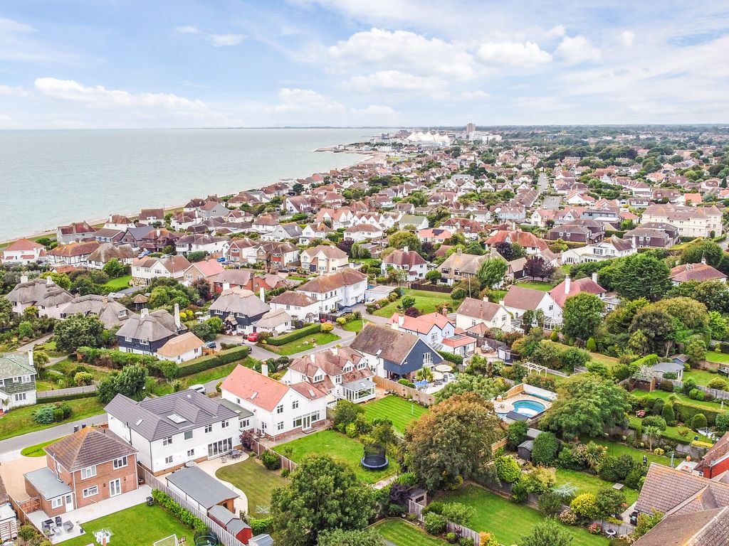 5 bed detached house for sale in Limmer Lane, Felpham PO22, £1,000,000