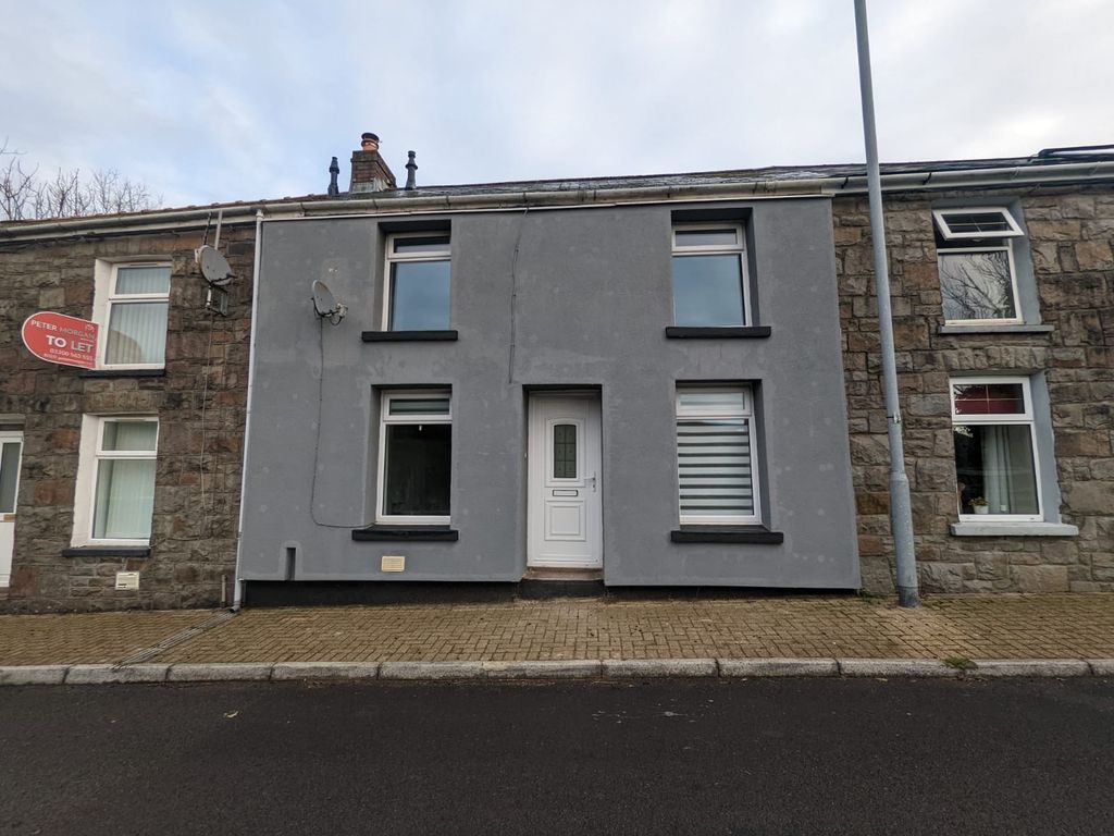 3 bed terraced house to rent in Pembroke Terrace, Nantymoel, Bridgend