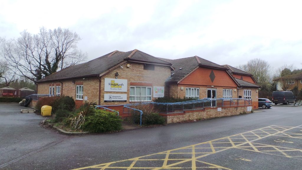 Leisure/hospitality to let in Kingsnorth Recreation Centre, Field View