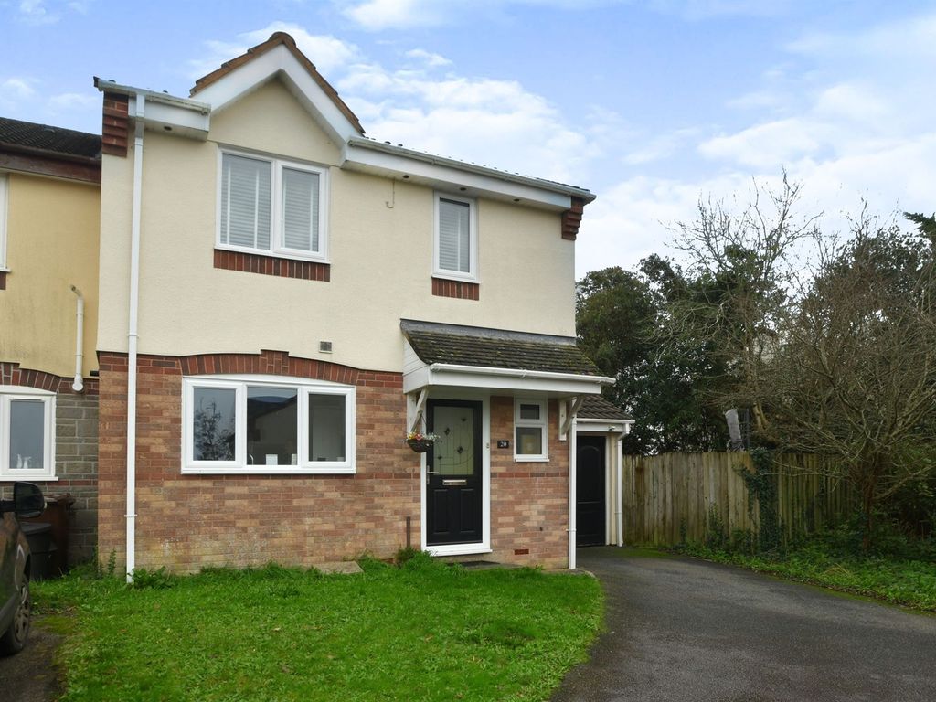 3 bed end terrace house for sale in Sycamore Road, Latchbrook, Saltash