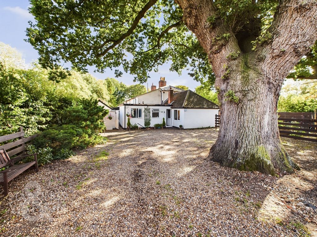 3 bed cottage for sale in High Green, Brooke, Norwich NR15, £330,000 Zoopla