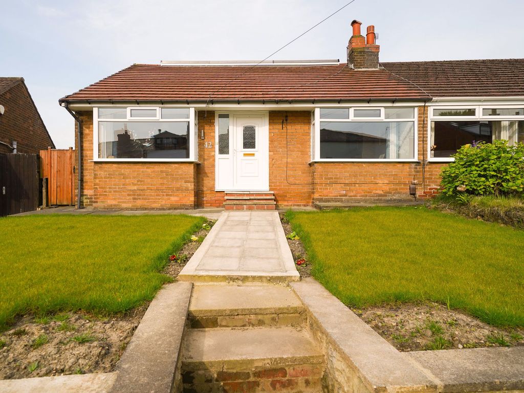 4 bed semidetached house for sale in Hough Lane, Bromley Cross, Bolton