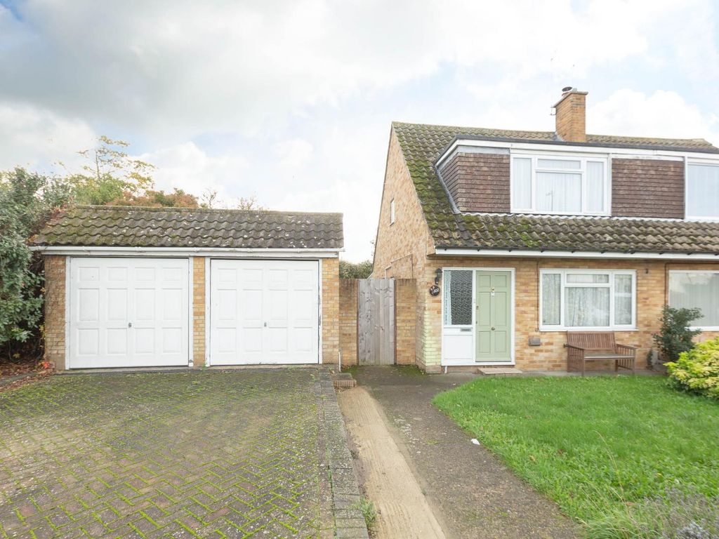 3 bed semidetached bungalow for sale in Hunters Forstal Road, Herne