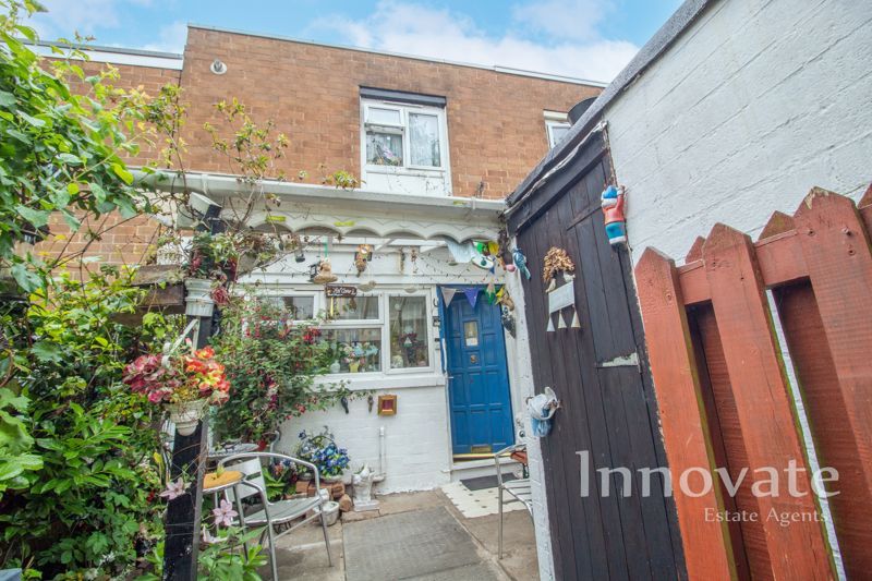 3 bed terraced house for sale in Queens Close, Smethwick B67, £180,000