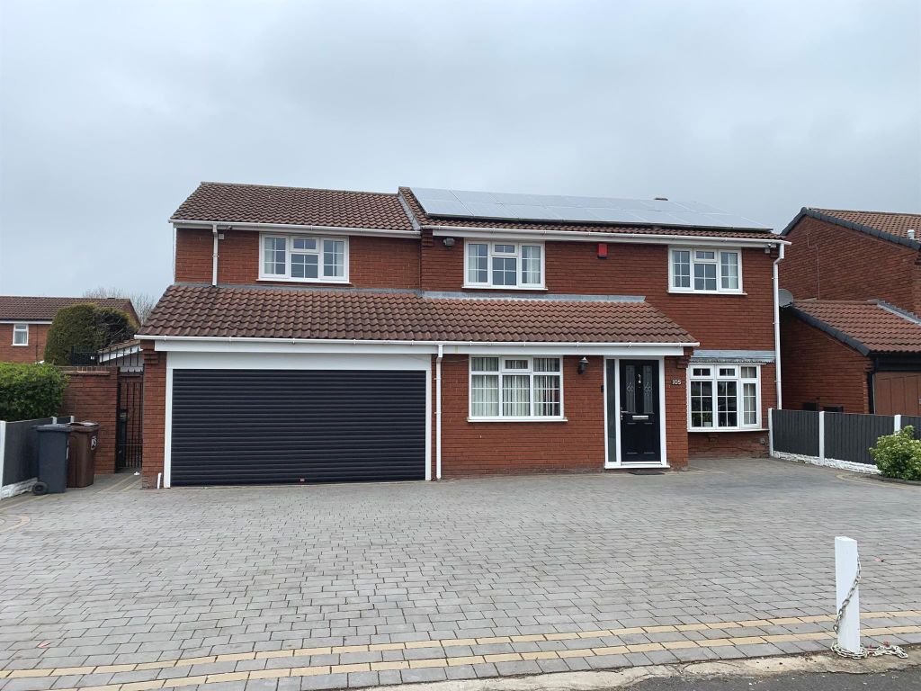5 bed detached house for sale in Parkfield Drive, Castle Bromwich