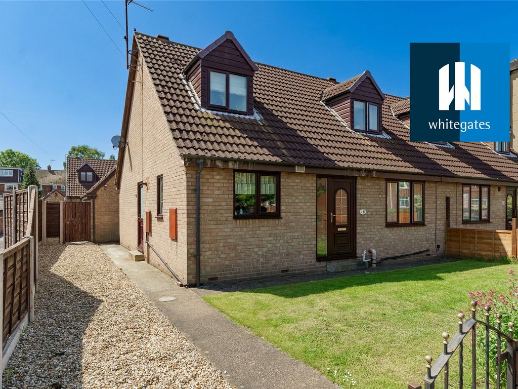 3 bed bungalow for sale in Lynwood Close, Knottingley, West Yorkshire