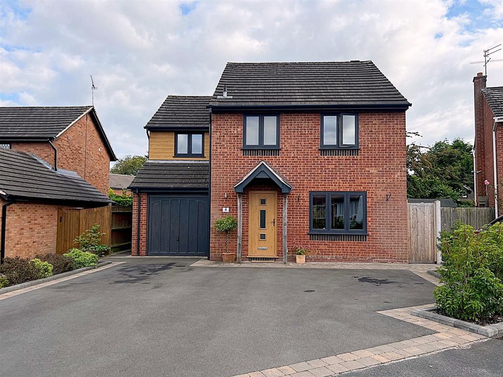 4 bed detached house for sale in Knightlow Close, Kenilworth CV8, £