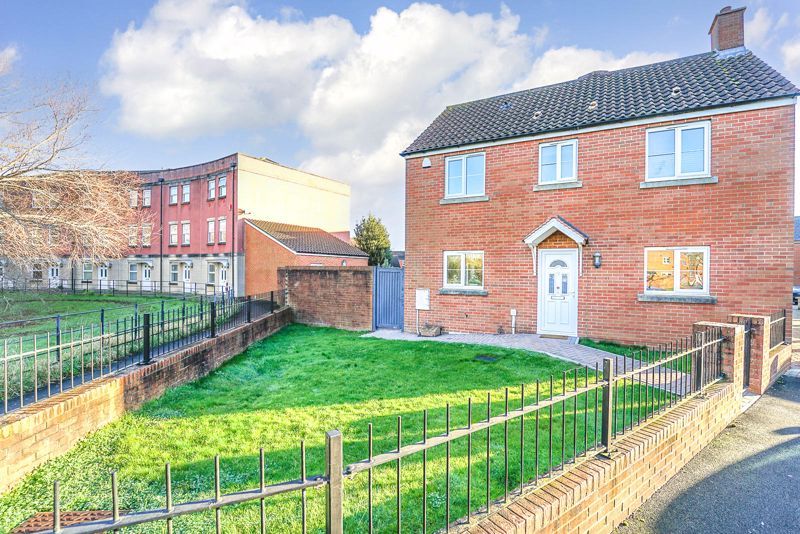 3 bed end terrace house for sale in Worle Moor Road, WestonSuperMare