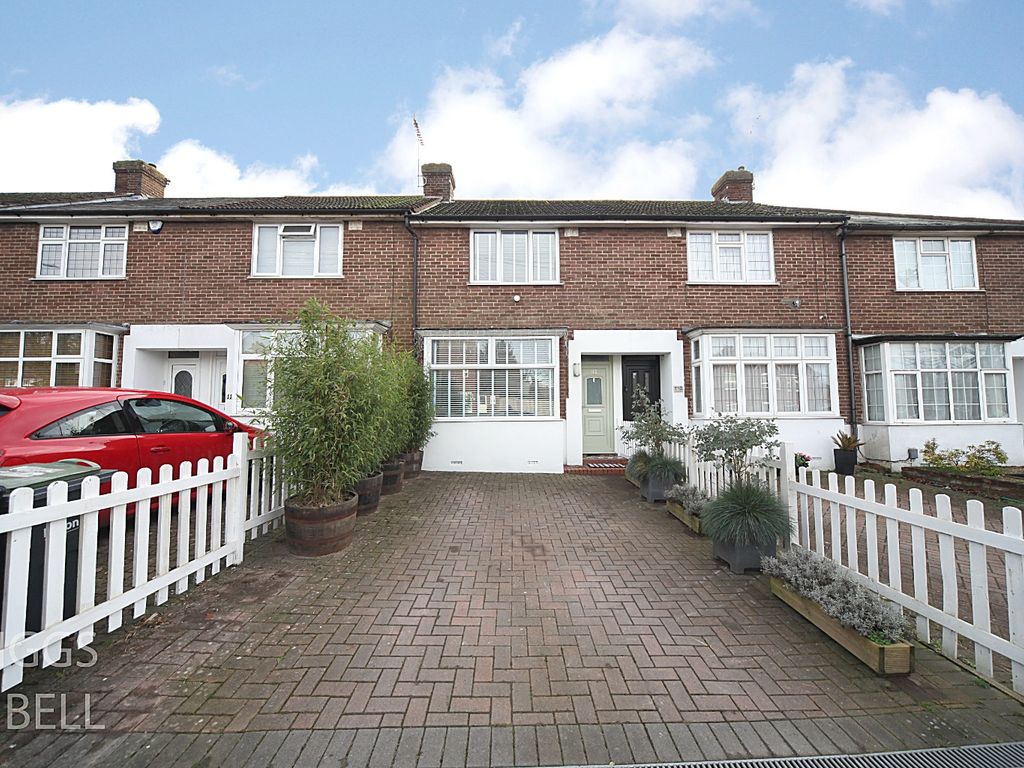 2 bed terraced house for sale in Putteridge Road, Luton, Bedfordshire