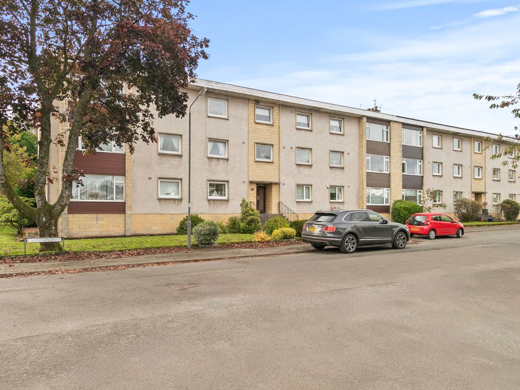 4 bed flat for sale in Castleton Drive, Newton Mearns, Glasgow G77, £