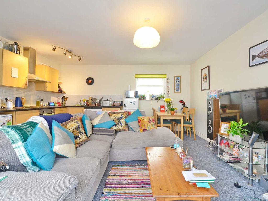 2 bed flat to rent in Coronation Road, Southville BS3, £1,200 pcm Zoopla