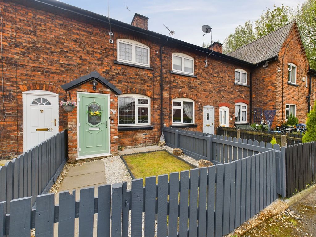 2 bed cottage for sale in Rivington Street, Atherton M46, £140,000 Zoopla