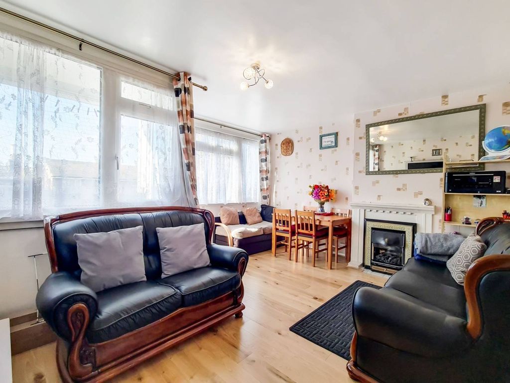 Stanswood Gardens, Camberwell, London SE5  