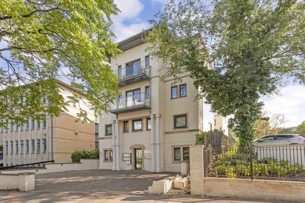 2 bed flat for sale in St. Road, Cheltenham GL50 Zoopla