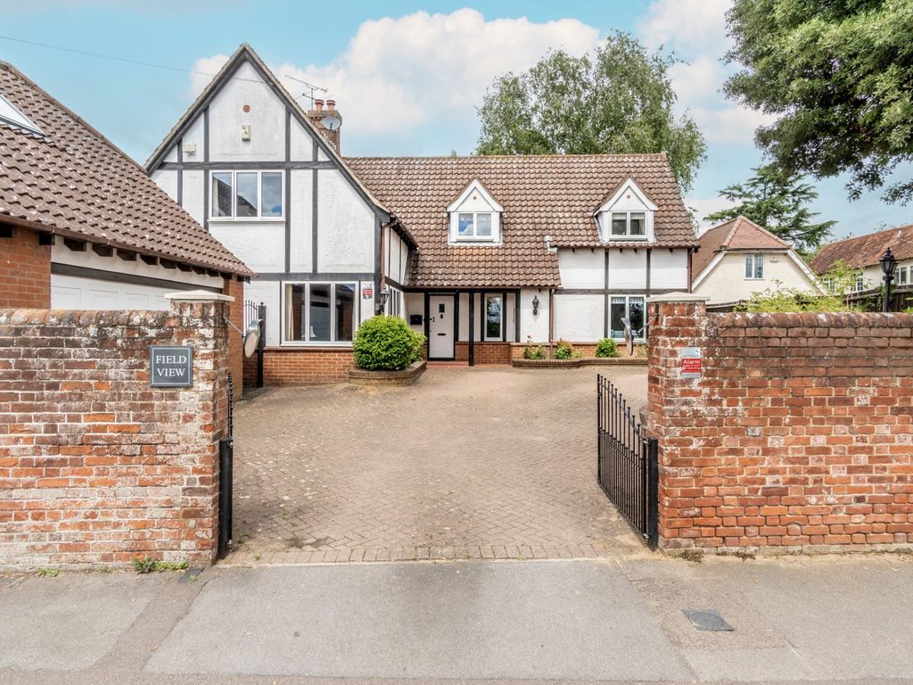 5 bed detached house for sale in Henham Road, Elsenham,