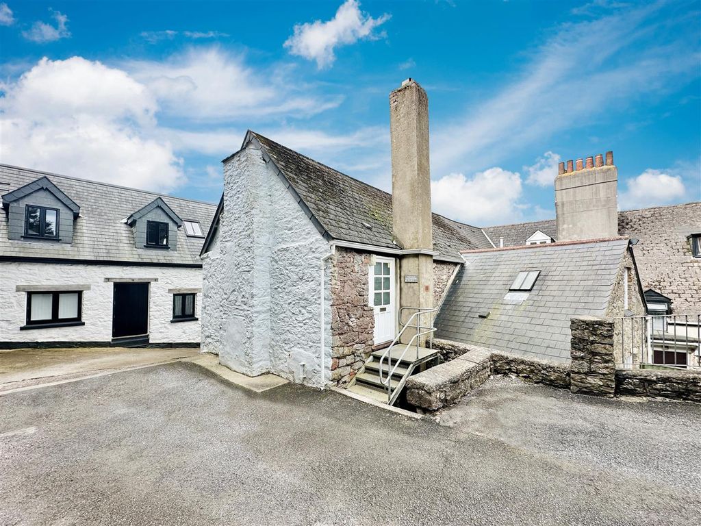 2 bed flat for sale in Drew Street, Brixham TQ5, £185,000 Zoopla