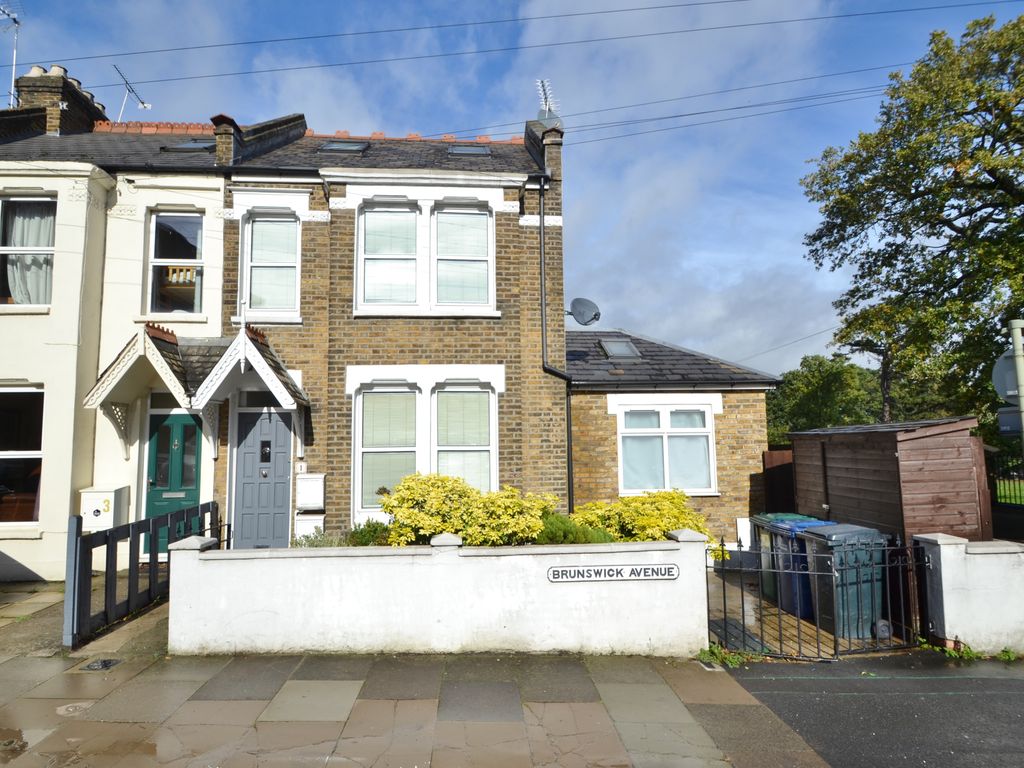 2 bed to rent in Brunswick Avenue, London N11 Zoopla