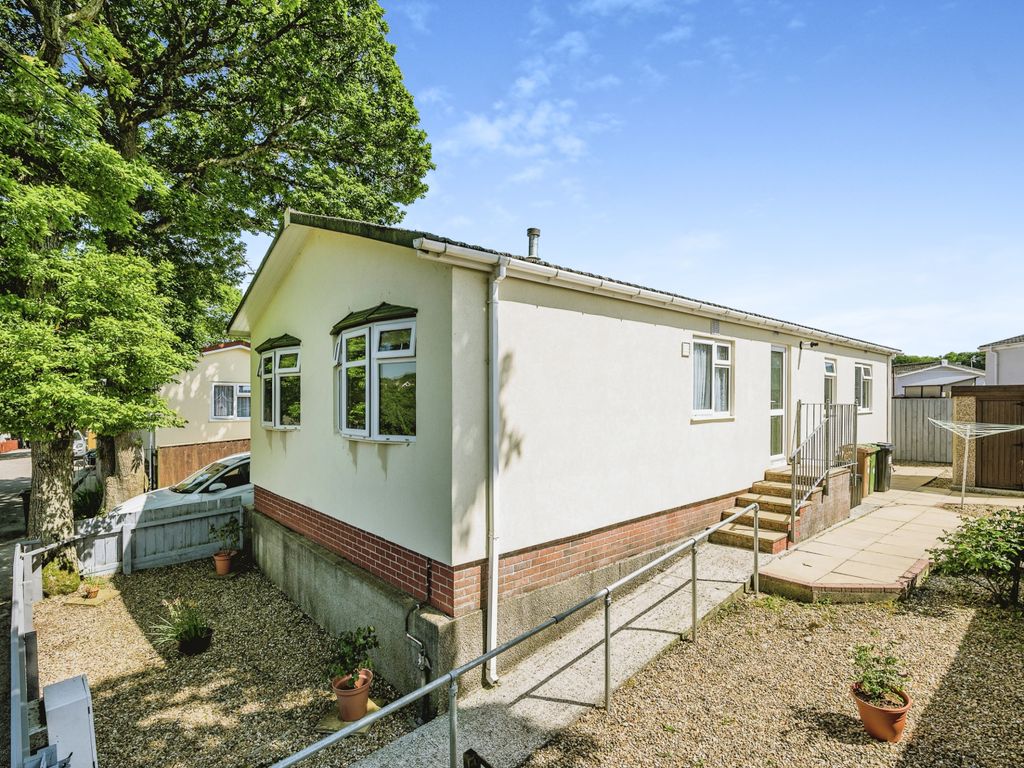 2 bed mobile/park home for sale in Glenfield Way, Glenholt Park