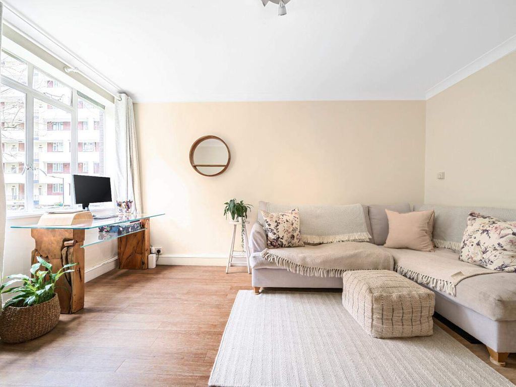 1 bed flat for sale in Hallfield Estate, London W2, £400,000 Zoopla