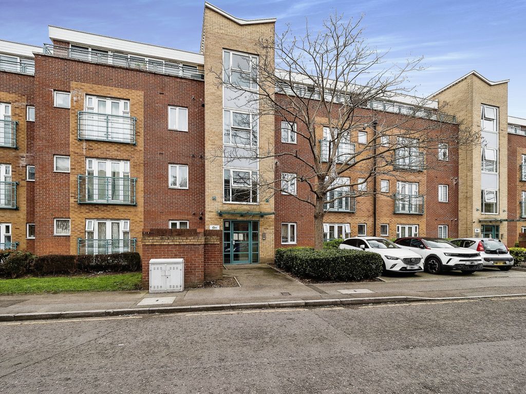 2 bed flat for sale in St. Mark's Place, Dagenham RM10 Zoopla