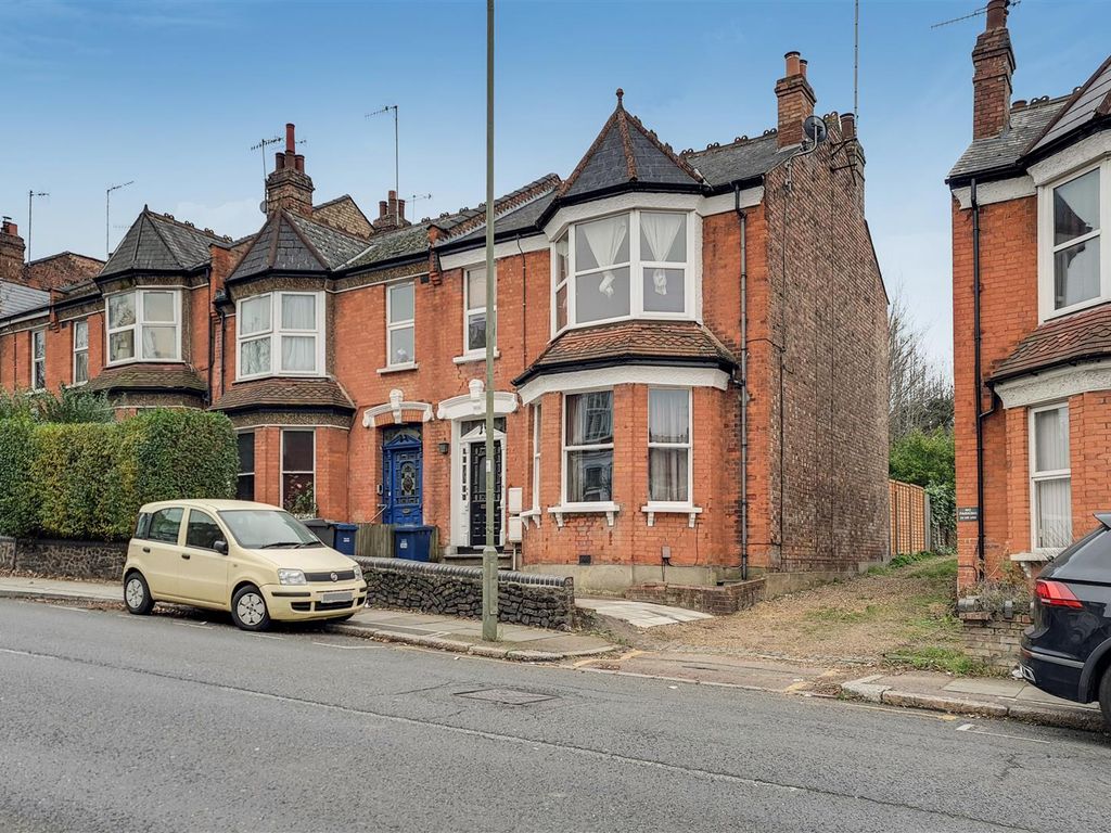 2 bed flat to rent in Dollis Road, Finchley Central N3 Zoopla