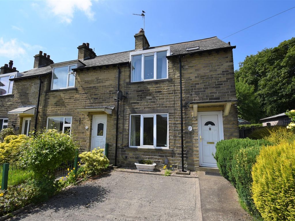 3 bed end terrace house for sale in Laund Road, Salendine Nook