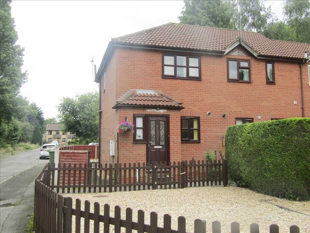 2 bed town house for sale in The Fairways, Scunthorpe DN15 Zoopla