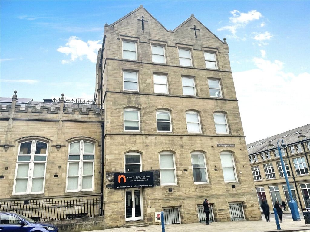 Room to rent in Northumberland Street, Town Centre, Huddersfield HD1