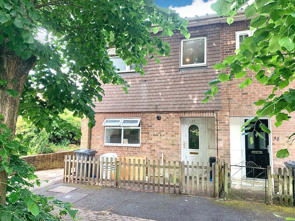 3 bed property for sale in Tintagel Close, Andover SP10 Zoopla
