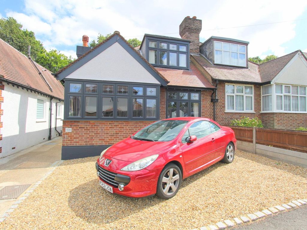 3 bed semidetached house for sale in Queenswood Avenue, Wallington SM6