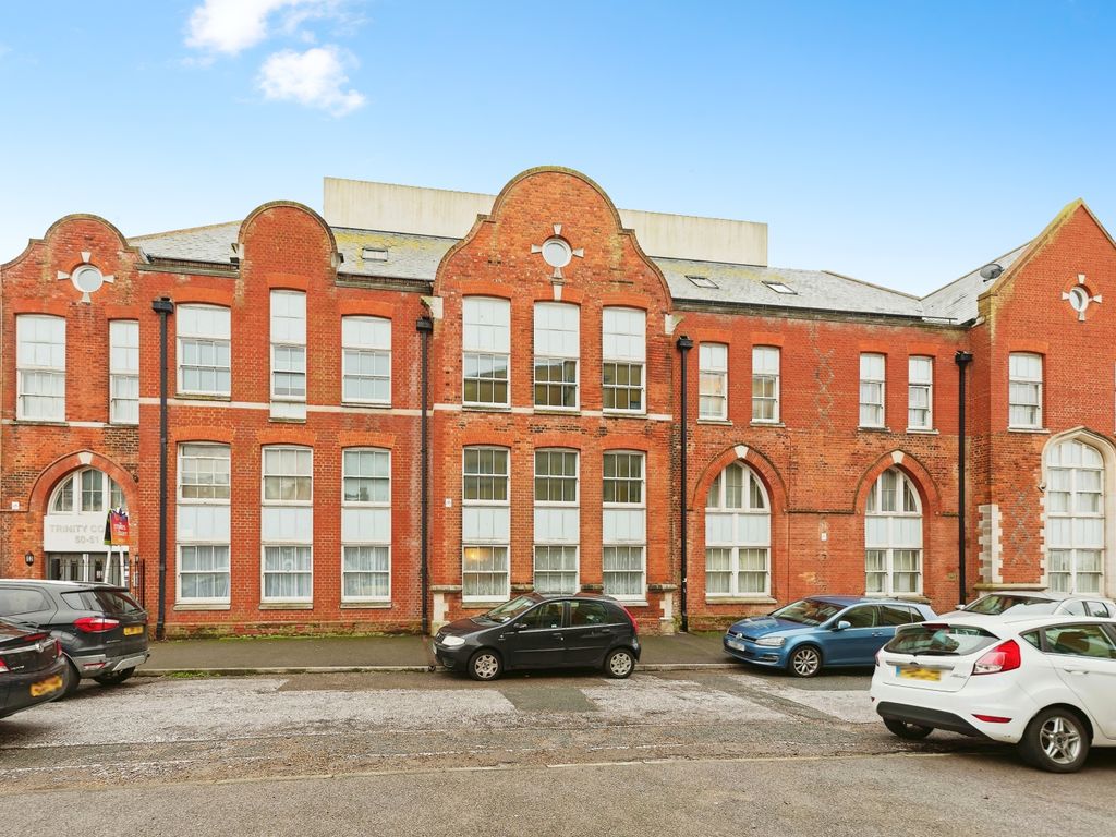 2 bed flat for sale in Trinity Square, Margate, Kent CT9, £115,000 Zoopla
