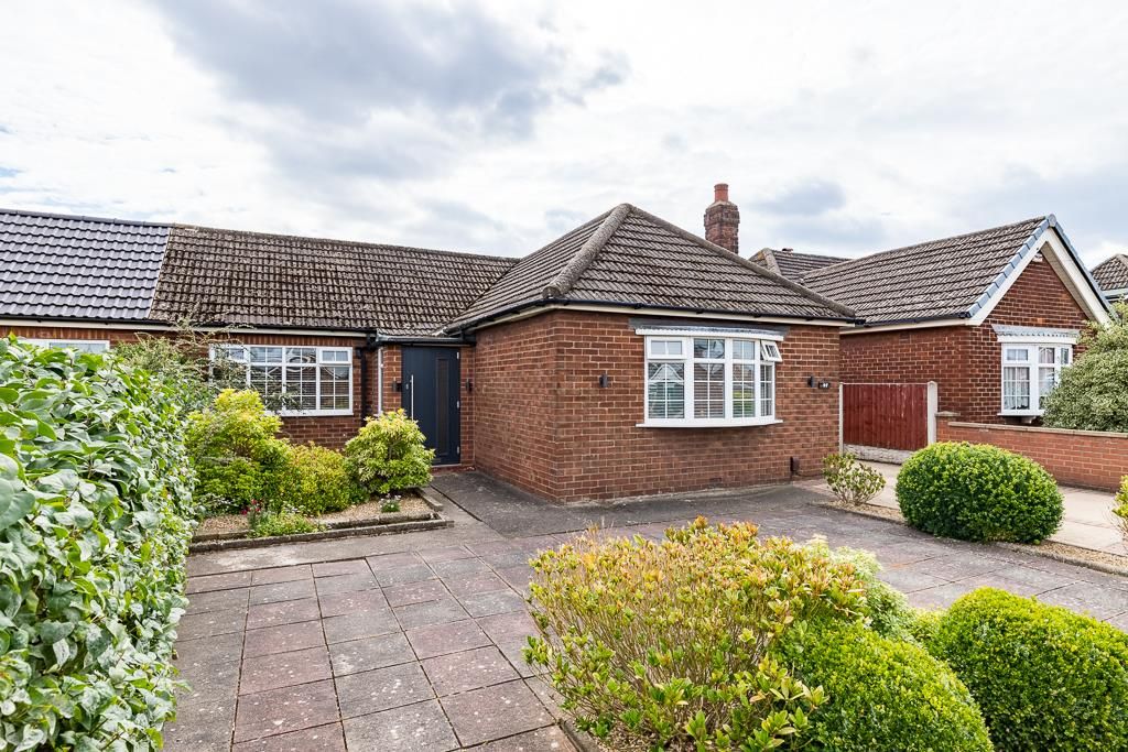 2 bed semidetached bungalow for sale in Ferry Road West, Scunthorpe