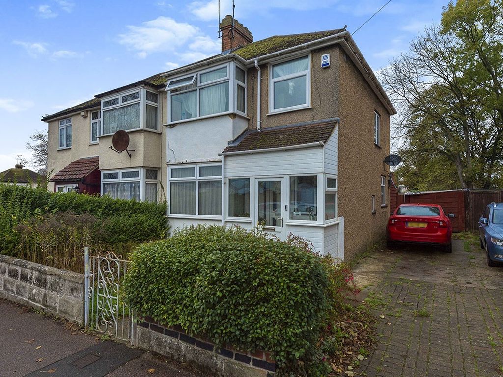 Fourth Avenue, Luton LU3  