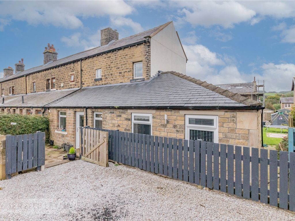 4 bed end terrace house for sale in Coniston Road, Meltham, Holmfirth